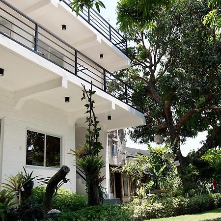 Location One Eighty Bed and Breakfast Bangcusay Buitenkant foto