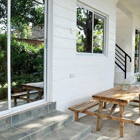 Location One Eighty Bed and Breakfast Bangcusay Buitenkant foto