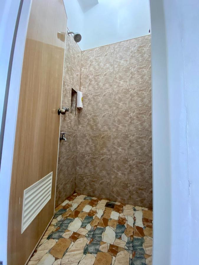 Location One Eighty Bed and Breakfast Bangcusay Buitenkant foto