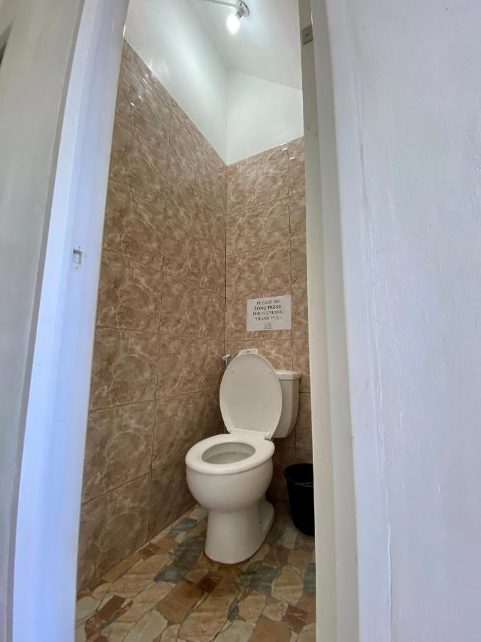 Location One Eighty Bed and Breakfast Bangcusay Buitenkant foto