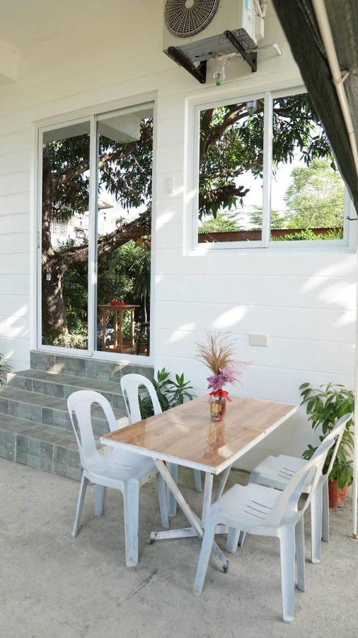 Location One Eighty Bed and Breakfast Bangcusay Buitenkant foto
