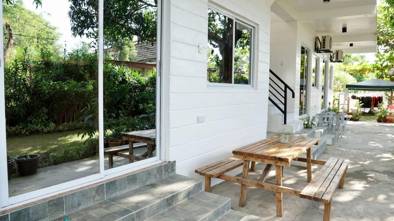 Location One Eighty Bed and Breakfast Bangcusay Buitenkant foto